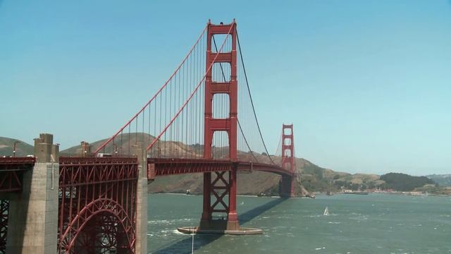 Golden Gate Bridge in California смотреть онлайн