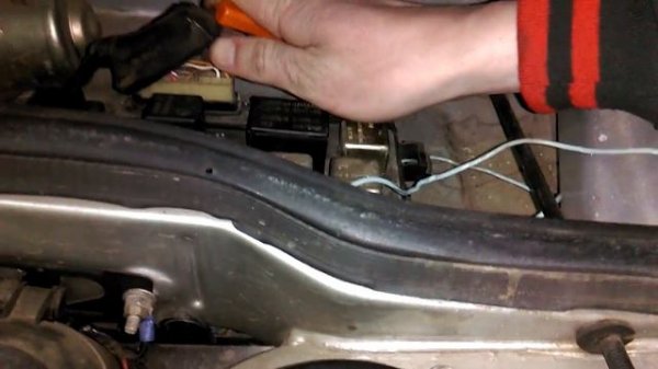 Не работают правые поворотники ВАЗ  2108, 2109, 2114, 2115, калина, приора (решение )