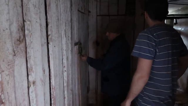 РЕМОНТ В УБИТОЙ КВАРТИРЕ: изучаем содержимое кладовки! смотреть онлайн