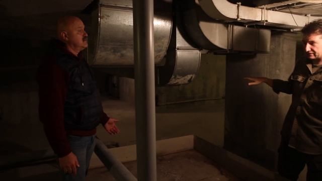 Обход с глаавным инженером техэтажа и кровли, защита от голубей, проверка отсутствия протечек смотреть онлайн