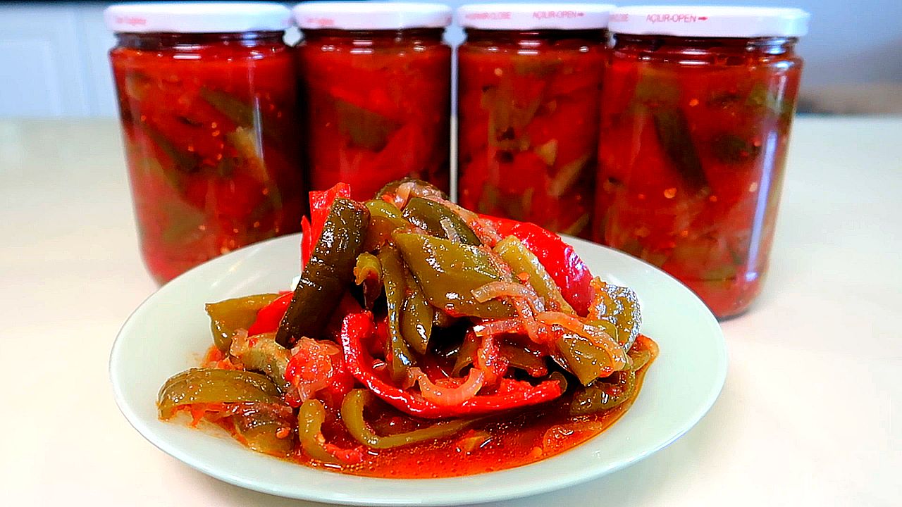 ОЧЕНЬ вкусный салат из Огурцов и Сладкого Перца на зиму. Вкуснейший салат! Готовит Ольга Ким смотреть онлайн