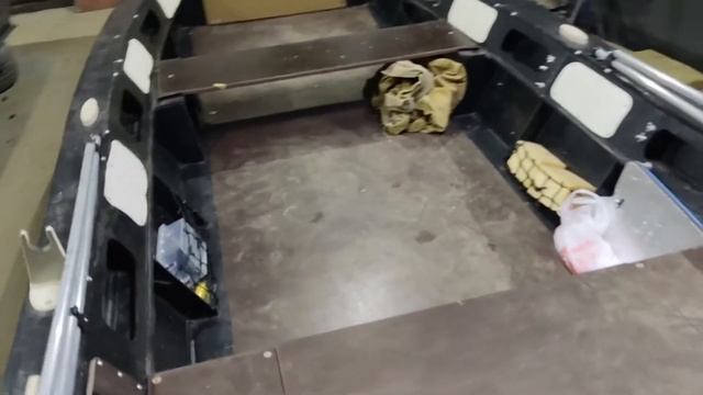 Лодка из ПНД. ЧТО С НЕЙ СТАЛО после её эксплуатации обзор. Установка ходовых огней. смотреть онлайн