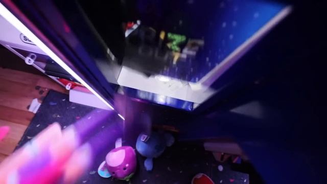 Alphabet Lore T TRAPPED Inside Claw Machine смотреть онлайн