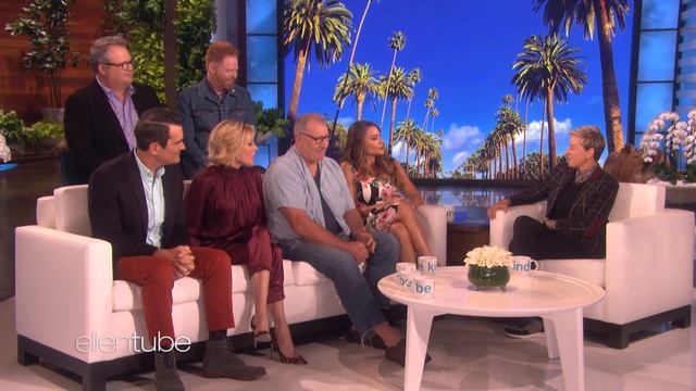 Julie Bowen Does the Best Sofía Vergara Impression смотреть онлайн