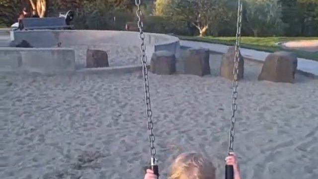 in the park - on the swings смотреть онлайн