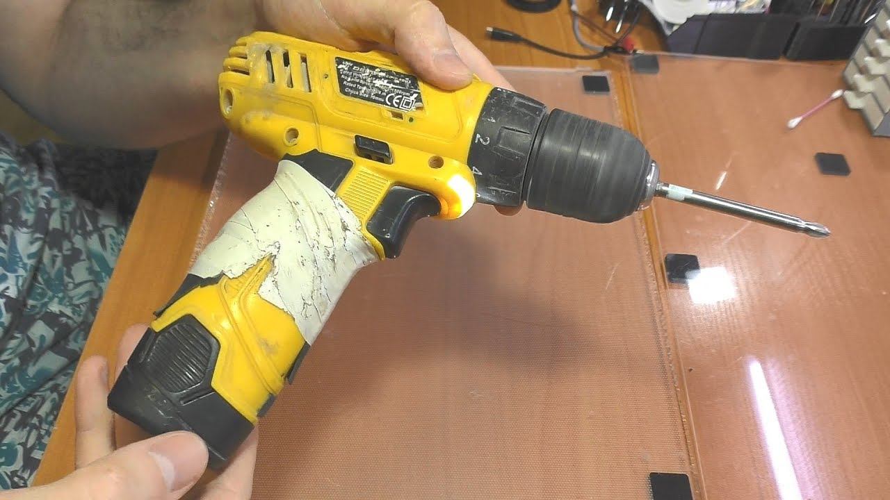 ТЫ Ж РЕМОНТЕР! Шуруповёрт Deko (не регулируются обороты / не переключается направление) смотреть онлайн