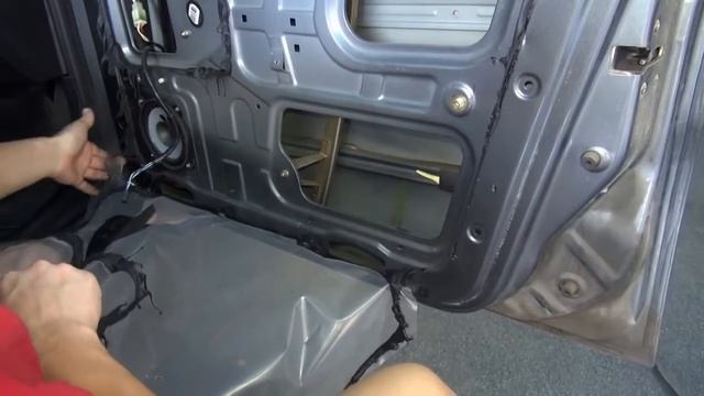 Разборка двери на Geely CK смотреть онлайн