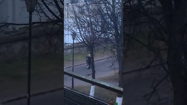 В Кировске молодежь. 5.30 утра смотреть онлайн
