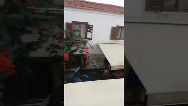 Цунами после землетрясения затопило улицы Измира смотреть онлайн