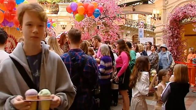 День мороженого в ГУМе смотреть онлайн