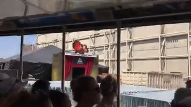 Universal Horror Nights 2017 setting up the Mazes смотреть онлайн