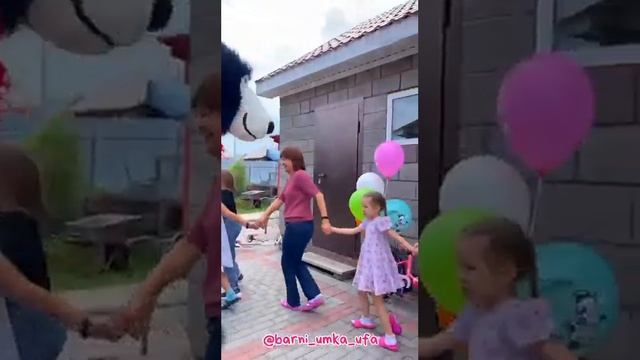 мишка Барни поздравляет юную леди Аделию из Шамонино с её праздником ?#черныймишкабарниуфа смотреть онлайн
