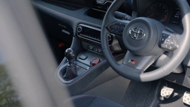 TOM'S GR YARIS смотреть онлайн
