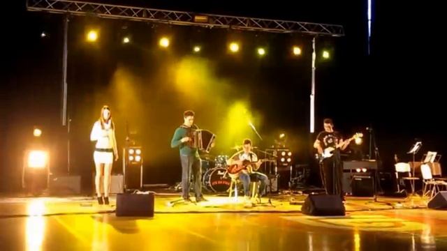 Dijaki iz vseh šol - Ni mi mar (ans. Petra Finka) смотреть онлайн