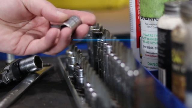 How to Replace Antenna Base & Mast Assembly 00-07 Ford Focus смотреть онлайн