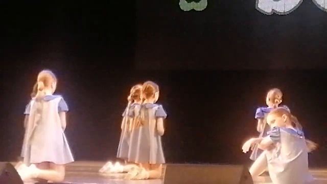 хореографический ансамбль Клевер, танец кармашки. Милана 29.04.2023 смотреть онлайн