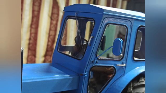 RC трактор Т-40. Установил задние фары, зеркало, ящик для инструмента. смотреть онлайн