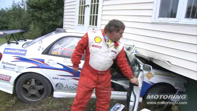 Гонщик зарулил в дом смотреть онлайн