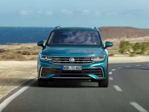 Улучшаем аудио систем в Volkswagen Tiguan, без сабвуфера, но с хорошим басом. В штатные места.