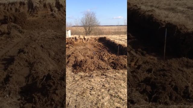 Строим дом из газобетона самостоятельно 1. Фундамент. Выемка грунта. смотреть онлайн
