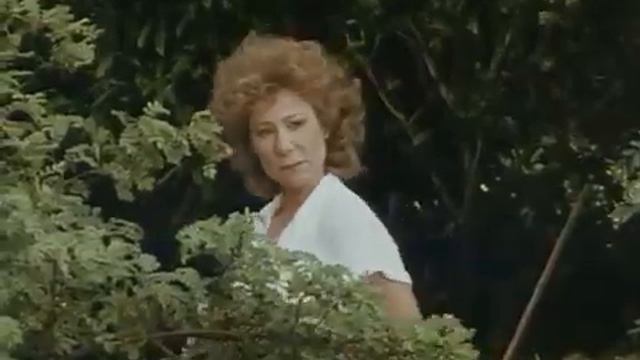 Tales of the unexpected 09x01 skeleton in the cupboard смотреть онлайн