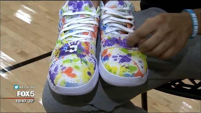 Nets' Spencer Dinwiddie's shoe line & different themed sneakers смотреть онлайн