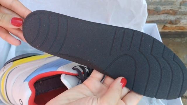 BALENCIAGA TRIPLE S Blue and Yellow Unboxing смотреть онлайн