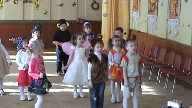 Праздник 8 марта. Начало: вход, песни, стихи 3,6-4,6 лет.mpg смотреть онлайн