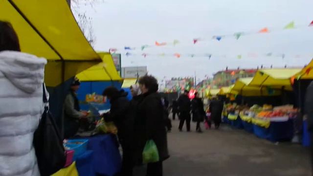 Рынок выходного дня у кинотеатра Гавана смотреть онлайн