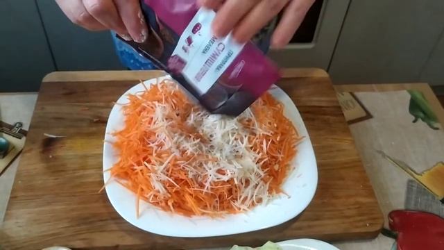 Еда,дающая здоровье. Рецепт №8 Квашеные голубцы с фаршем из моркови и сельдерея от Татьяны Кравченк смотреть онлайн