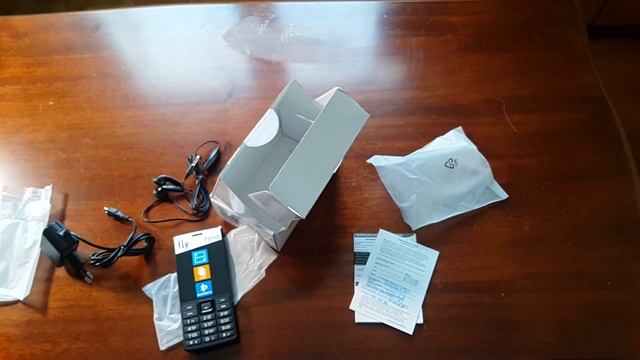 Телефон на 3-и симки Fly TS112 Black