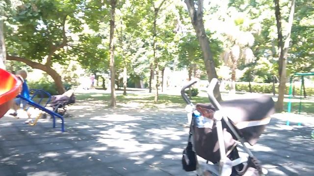 Детская площадка в центре Сочи смотреть онлайн