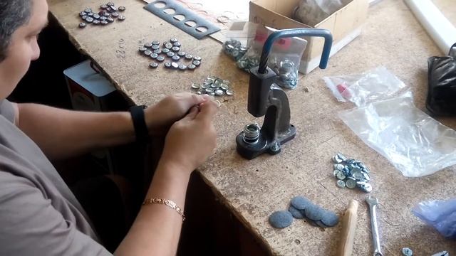 Как сделать пуговицы для мебели качественно!!! смотреть онлайн