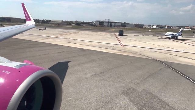 4K Wizz Air | Airbus A321neo | Beautiful Takeoff From Naples Airport With Vesuvius In The Backgroun