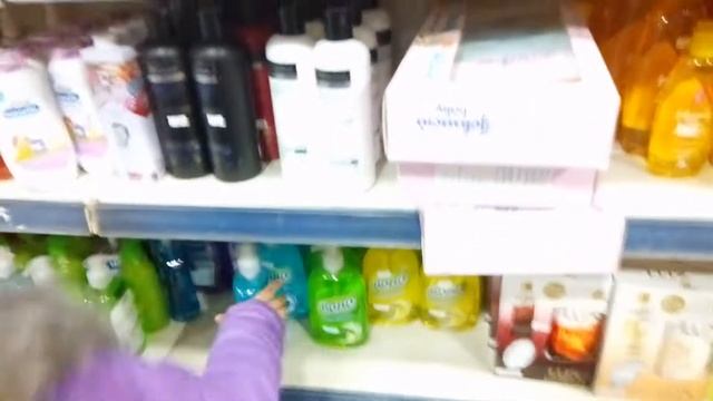 Иордания -магазины готовятся к новому году! -