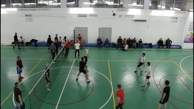 Иркутск волейбол  2-Часть Ново-Ленино  Шарипов Султан  тарабынан берилген Волейбол ойуну.