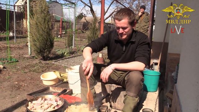 ОБТФ ДНР В перерывах между сражениями смотреть онлайн