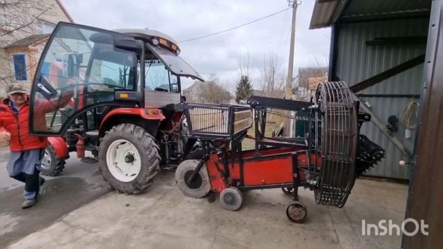 КАРТОФЕЛЕУБОРОЧНЫЙ КОМБАЙН "ВИРАКС малыш" УборкаКартофеляКомбайном #комбайнвиракс#трактор #комбайн смотреть онлайн