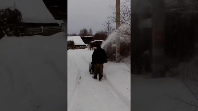 Снегоуборочник champion смотреть онлайн