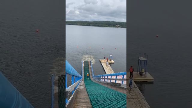 Нет снега, но есть лыжи, а где прыгать мы найдём. смотреть онлайн