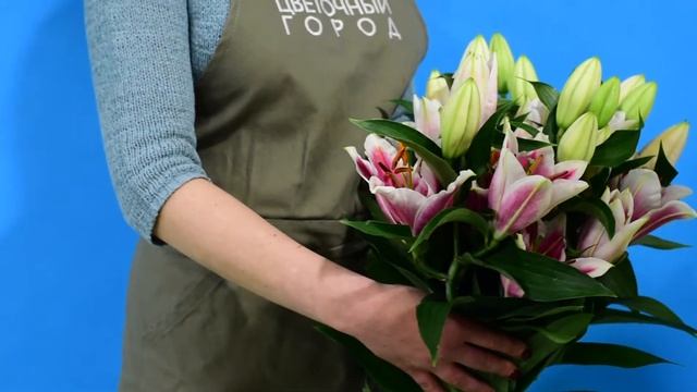 Букет из 7 веток ароматной европейской лилии смотреть онлайн