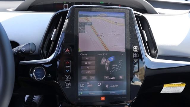 2020 Toyota Prius Limited: This Prius Has A Screen Like A Tesla! смотреть онлайн