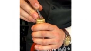 Цыганский штопор или друг дворецкого. Как пользоваться видео фото.