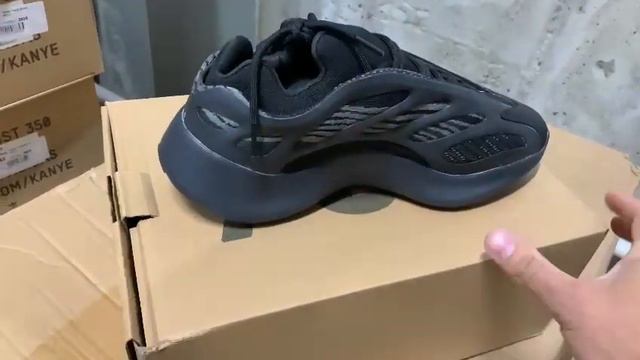КРОССОВКИ ADIDAS YEEZY BOOST 700 V3 ЦВЕТ ЧЕРНЫЙ Артикул 18664 смотреть онлайн