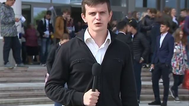 1 сентября в Ярославле: танцы, песни и поздравления Дмитрия Миронова смотреть онлайн