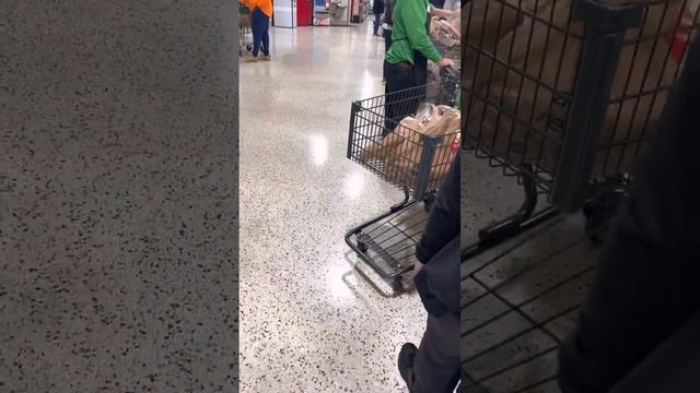 Airman surprises sister after six months (without music so you can hear the raw emotions) смотреть онлайн