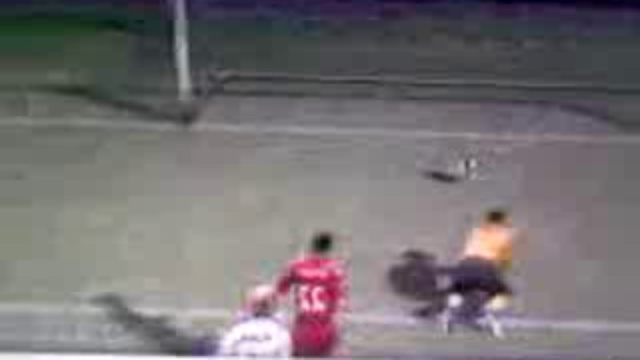 Обыгрался со штангой и забил.. ))). смотреть онлайн