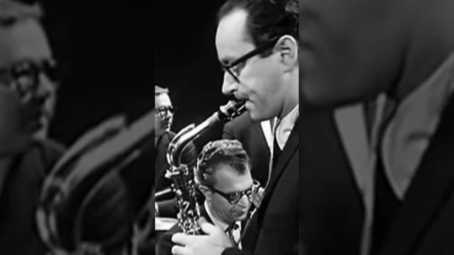 Dave Brubeck-take five #musicinternational #musicvideo #jazz #50s смотреть онлайн