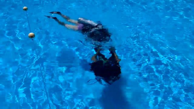 Тренинг по дайвингу в бассейне. Оксана и Ахмед. смотреть онлайн