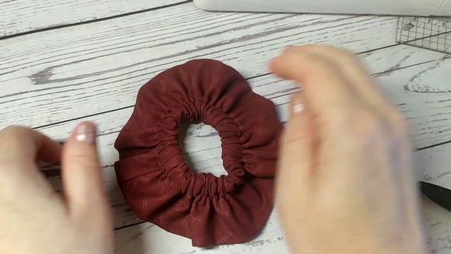 ? Оригинальная Резинка для волос за 15 минут ? Шьем из Остатков Ткани ? Easy scruncie смотреть онлайн